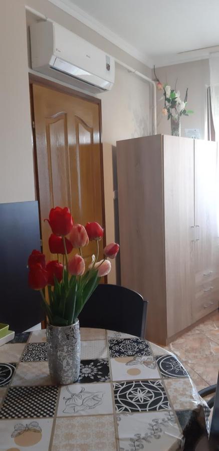 Flora Apartman Gyula Exterior foto