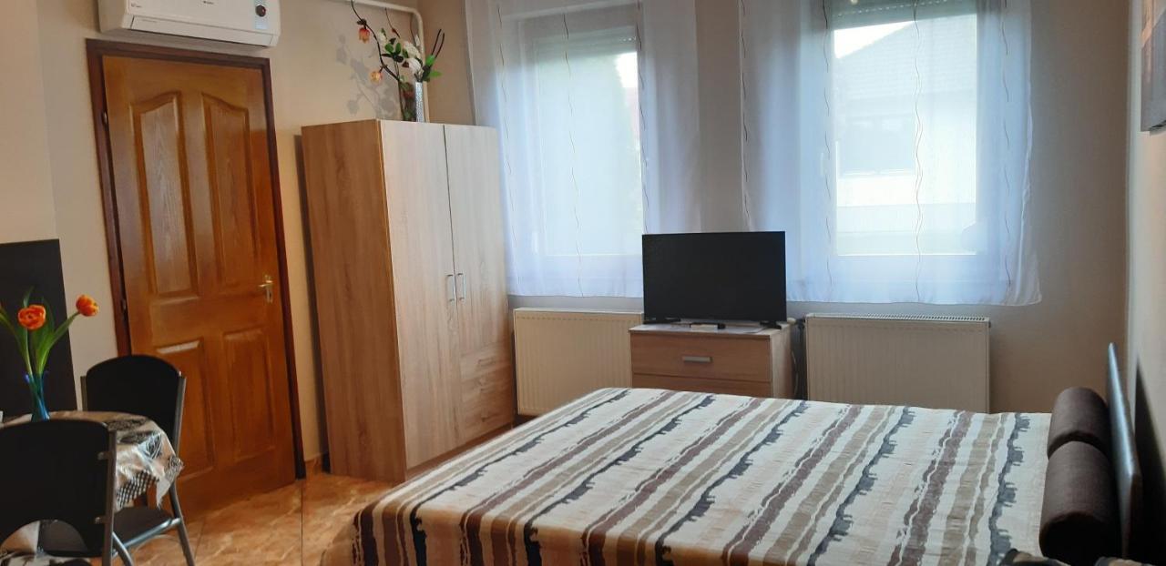 Flora Apartman Gyula Exterior foto
